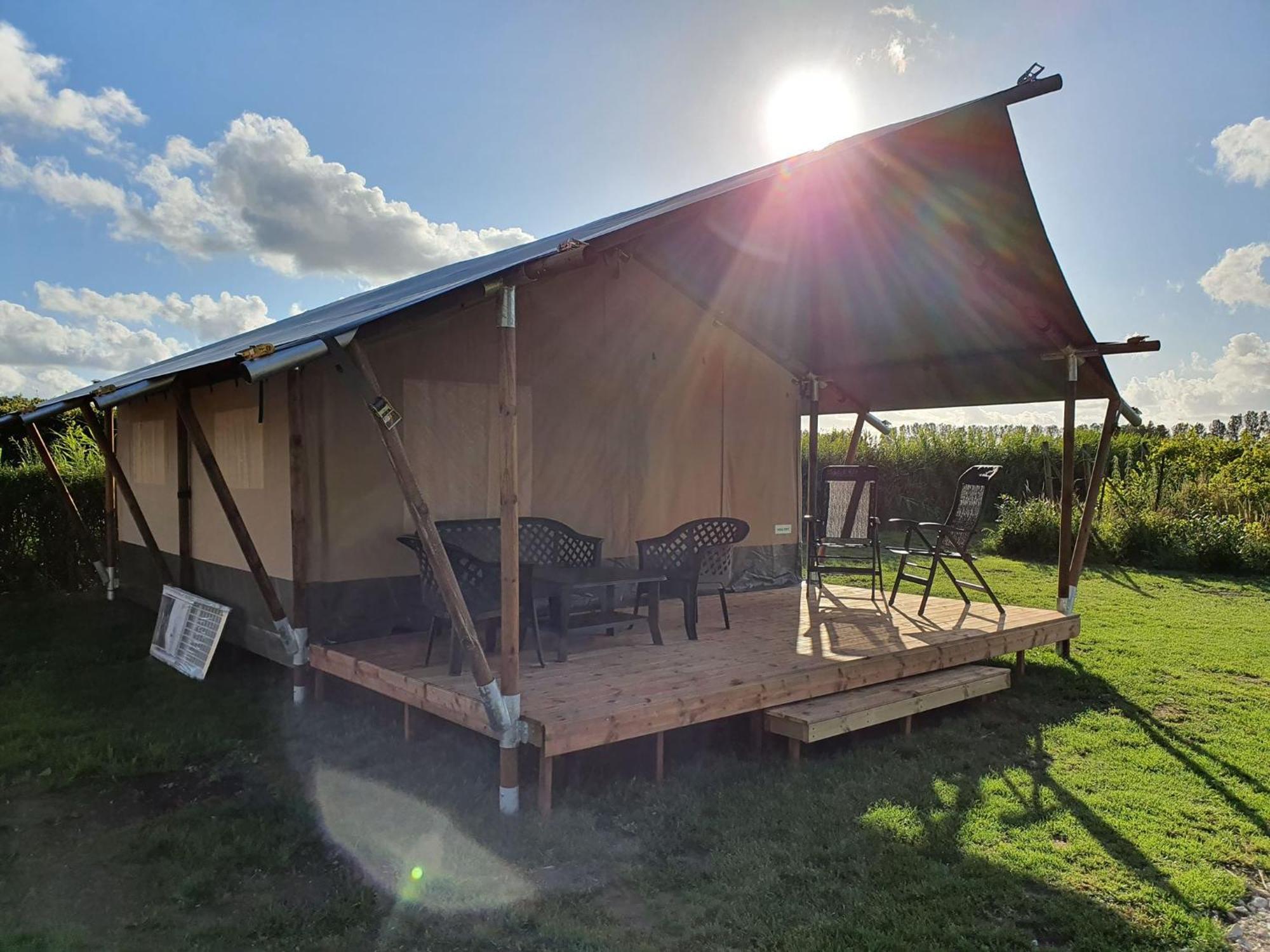 Camping De Oude Rijn Ter Aar Room photo
