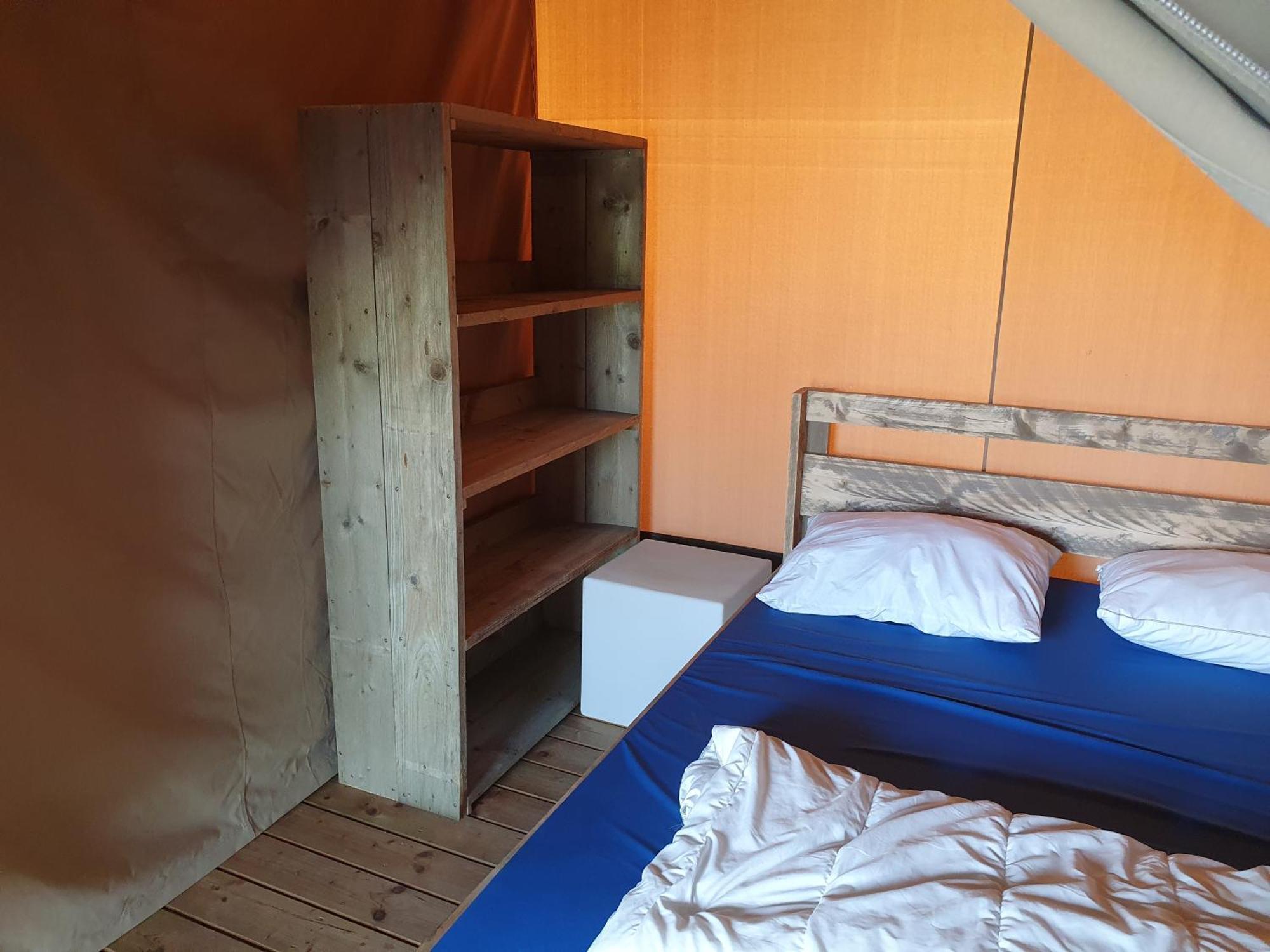 Camping De Oude Rijn Ter Aar Room photo