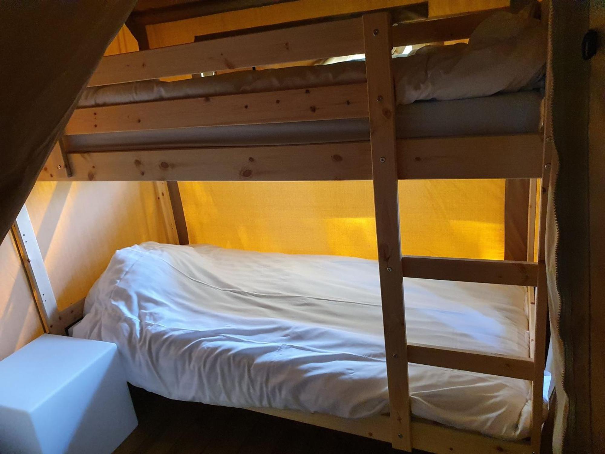 Camping De Oude Rijn Ter Aar Room photo